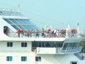 cruise ship departure in Miami
